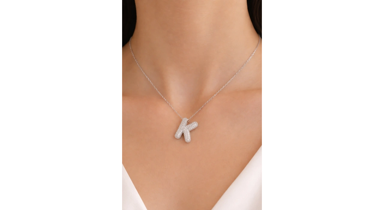 Gümüş Renk K Harf Taş Detaylı Çelik Kolye