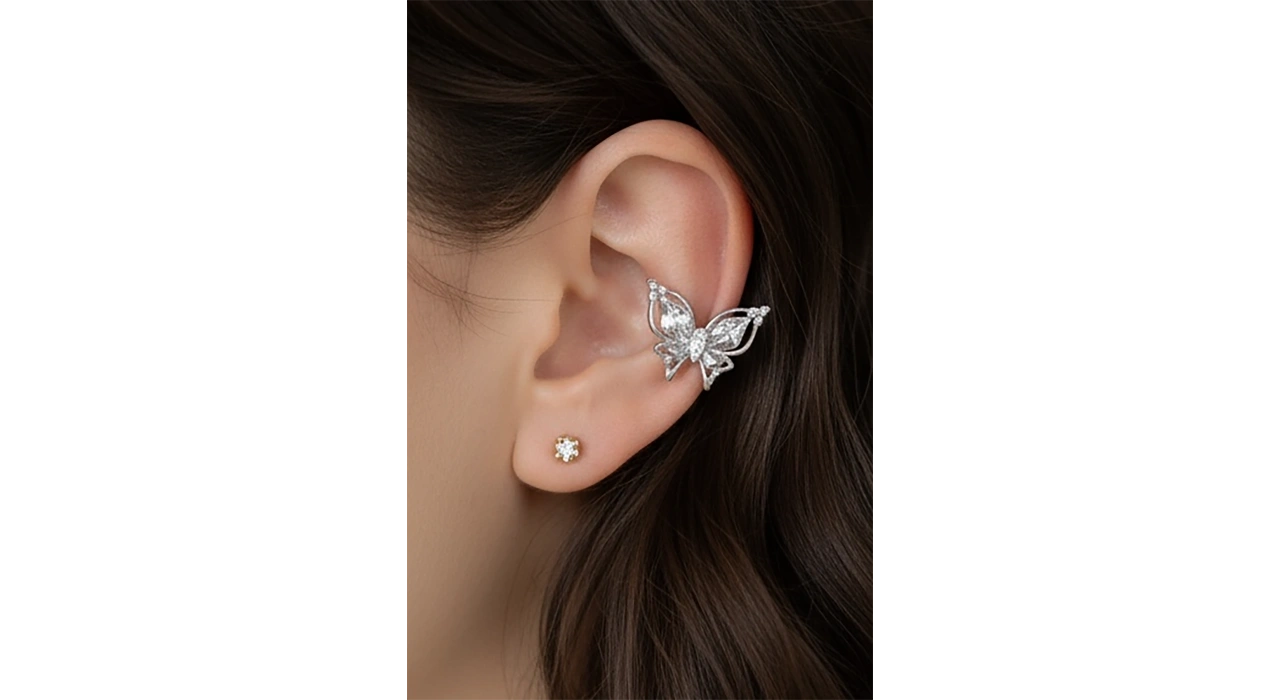 Gümüş Renk Kelebek Figürlü Taş Detaylı 14K Altın Kaplama TX Ear Cuff (Tek)