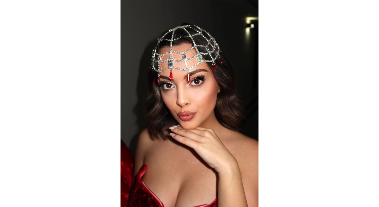 Gümüş Renk Kırmızı Taş Detaylı Saç Aksesuarı/ Kına Aksesuarı