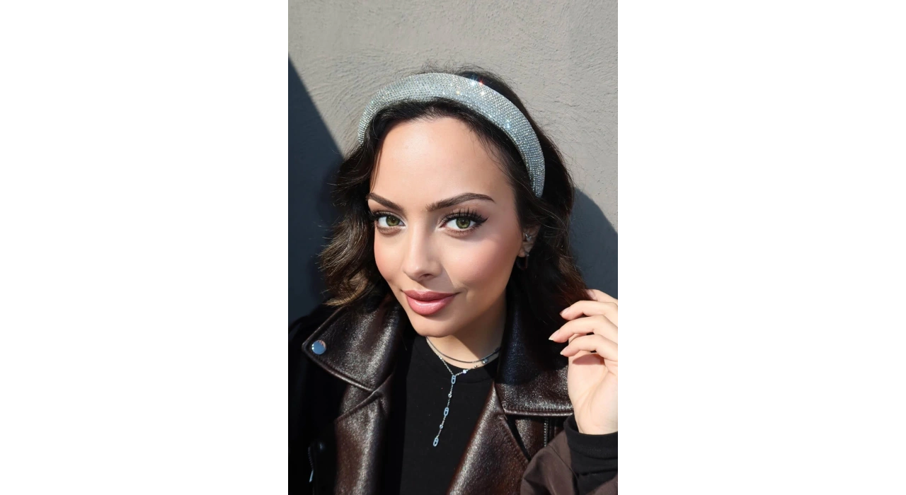 Gümüş Renk Kristal Taş Detaylı Taç