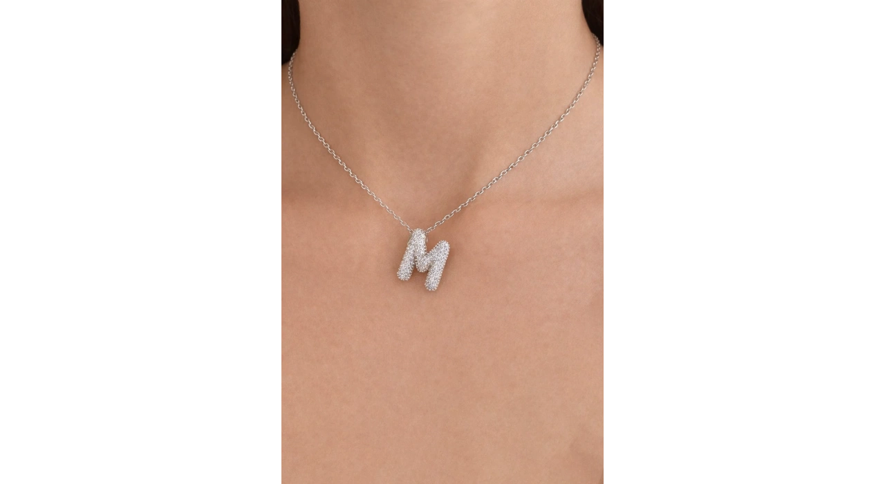 Gümüş Renk M Harf Taş Detaylı Çelik Kolye