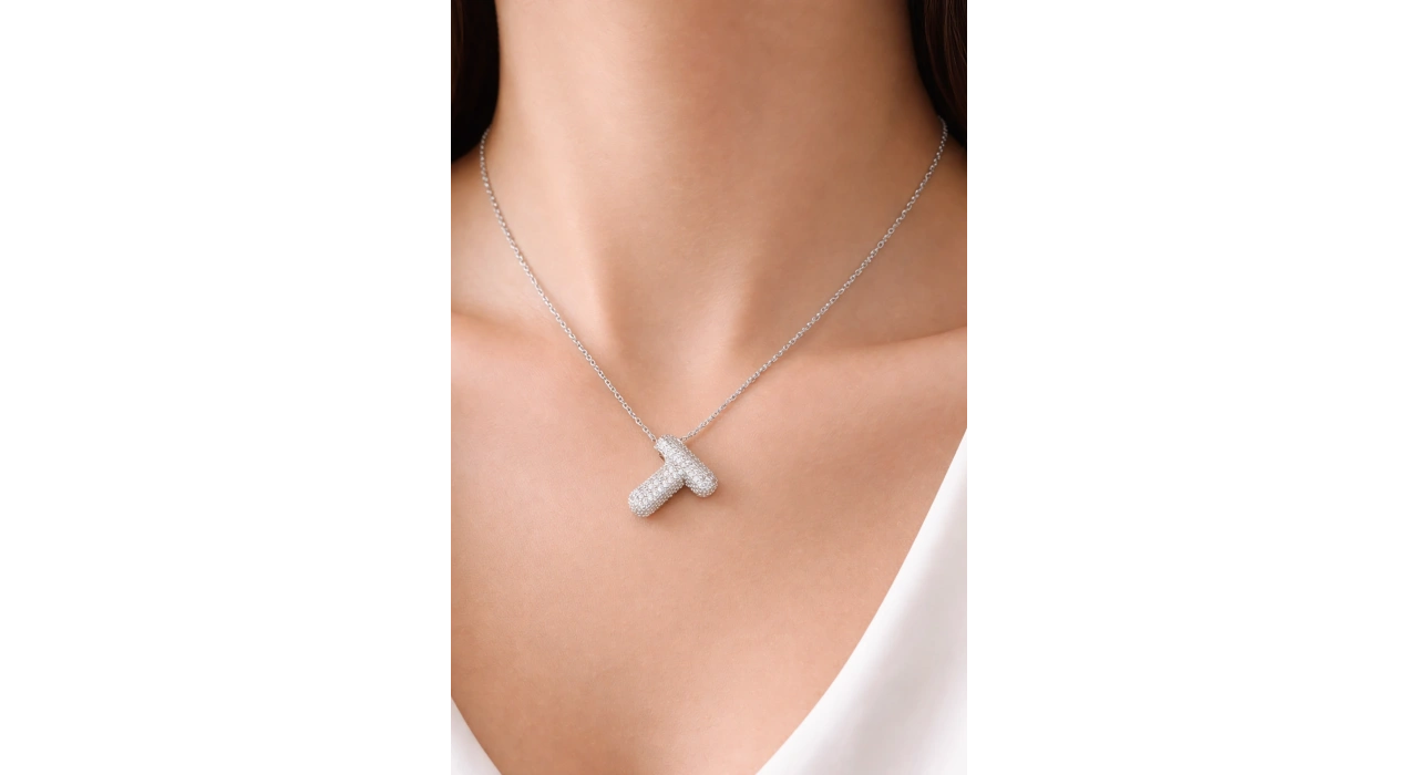 Gümüş Renk T Harf Taş Detaylı Çelik Kolye