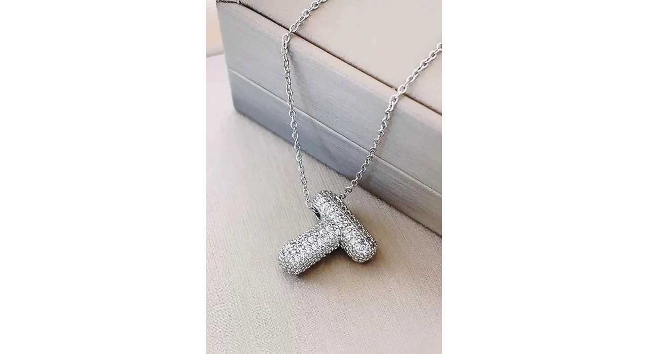 Gümüş Renk T Harf Taş Detaylı Çelik Kolye