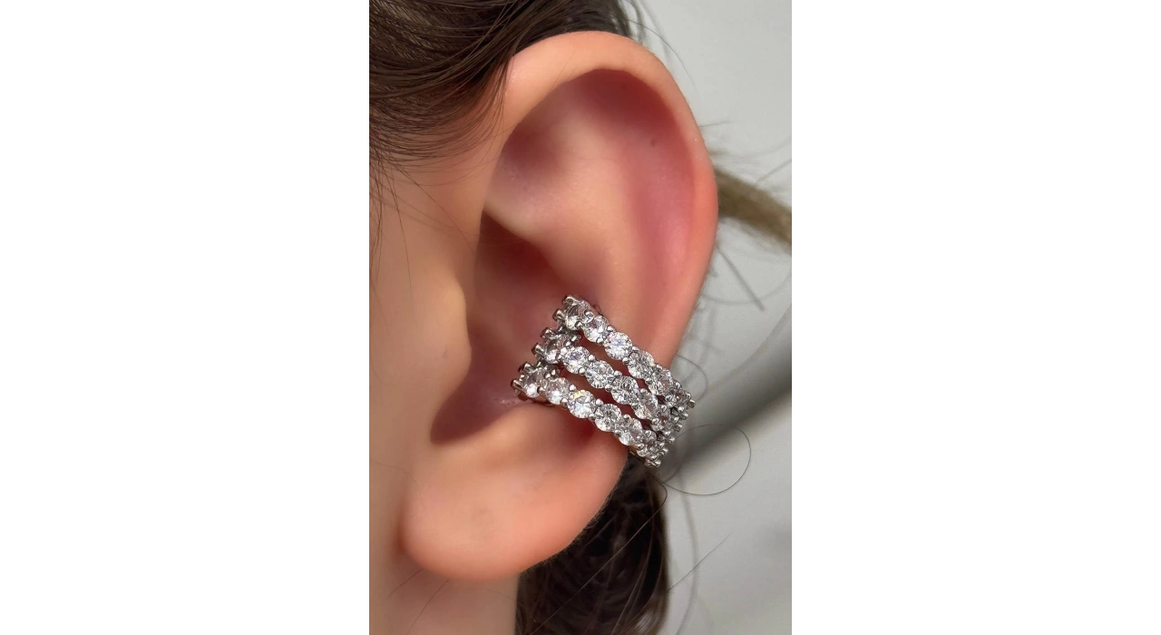 Gümüş Renk Taş Detaylı 14K Altın Kaplama TX Ear Cuff (Tek)