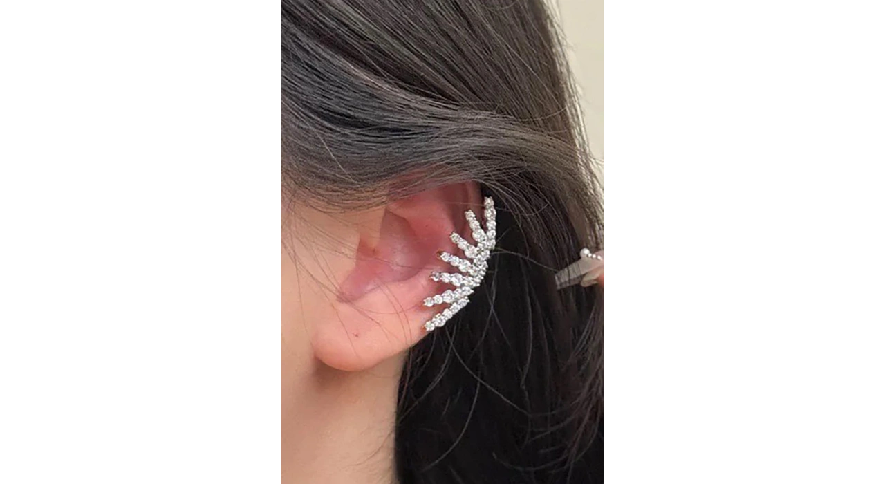 Gümüş Renk Taş Detaylı 14K Altın Kaplama TX Ear Cuff (Tek)