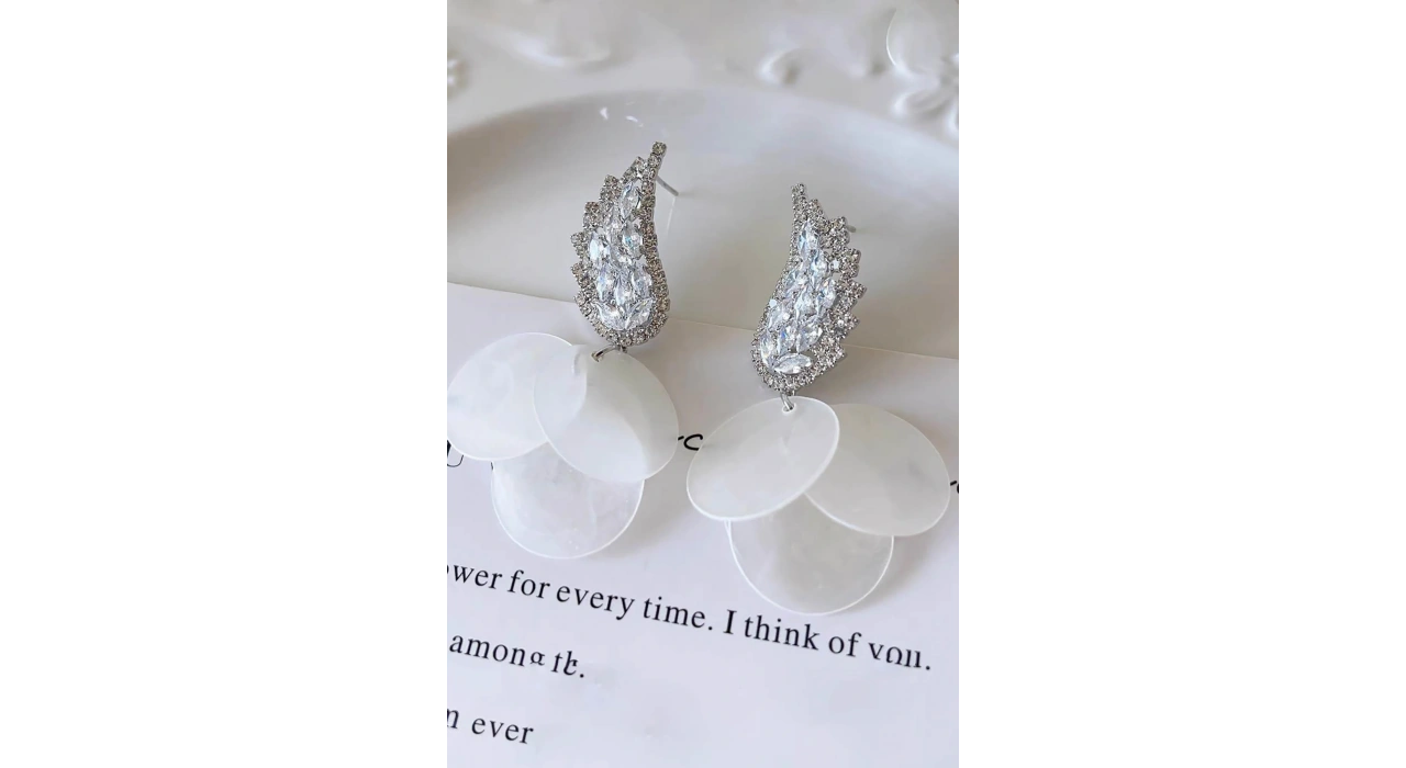 Gümüş Renk Taş Detaylı Abiye Küpe (Çift)