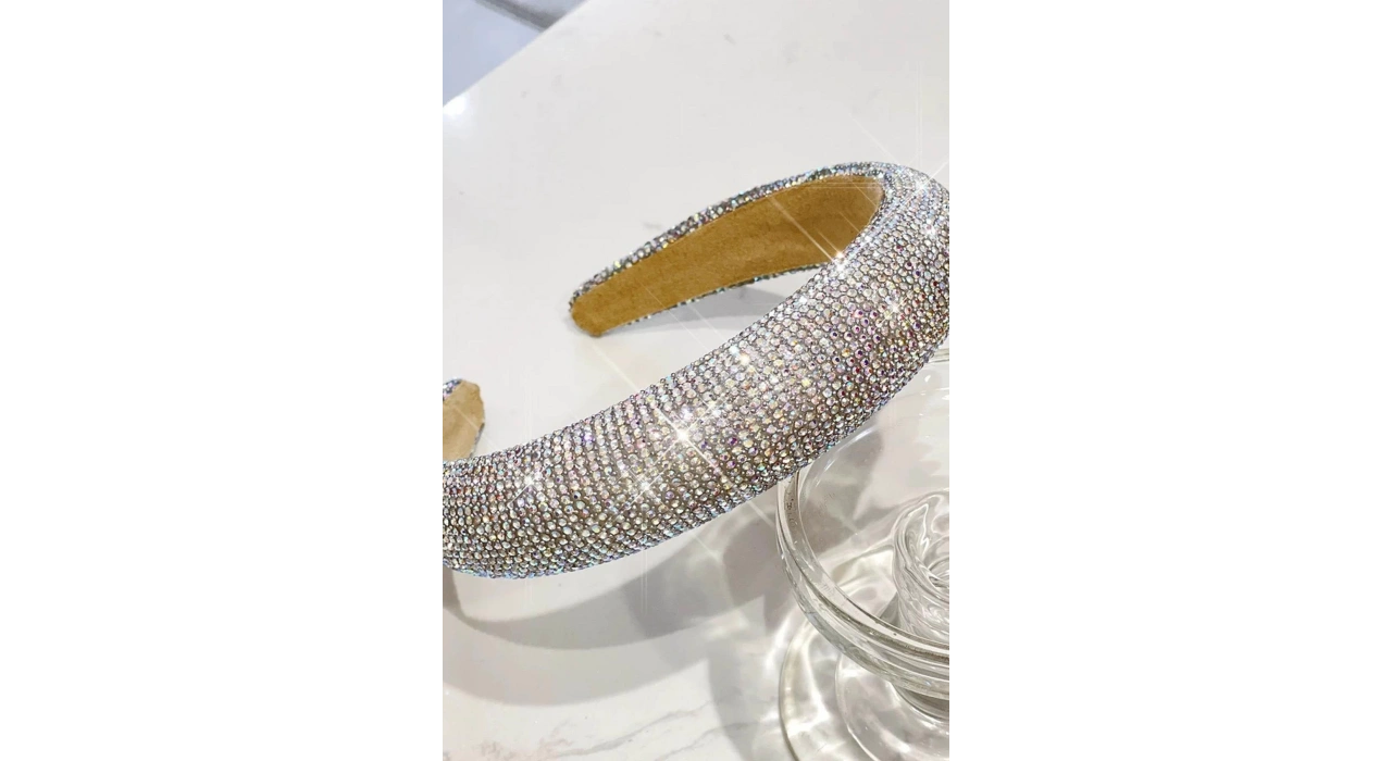 Gümüş Renk Taş Detaylı Taç