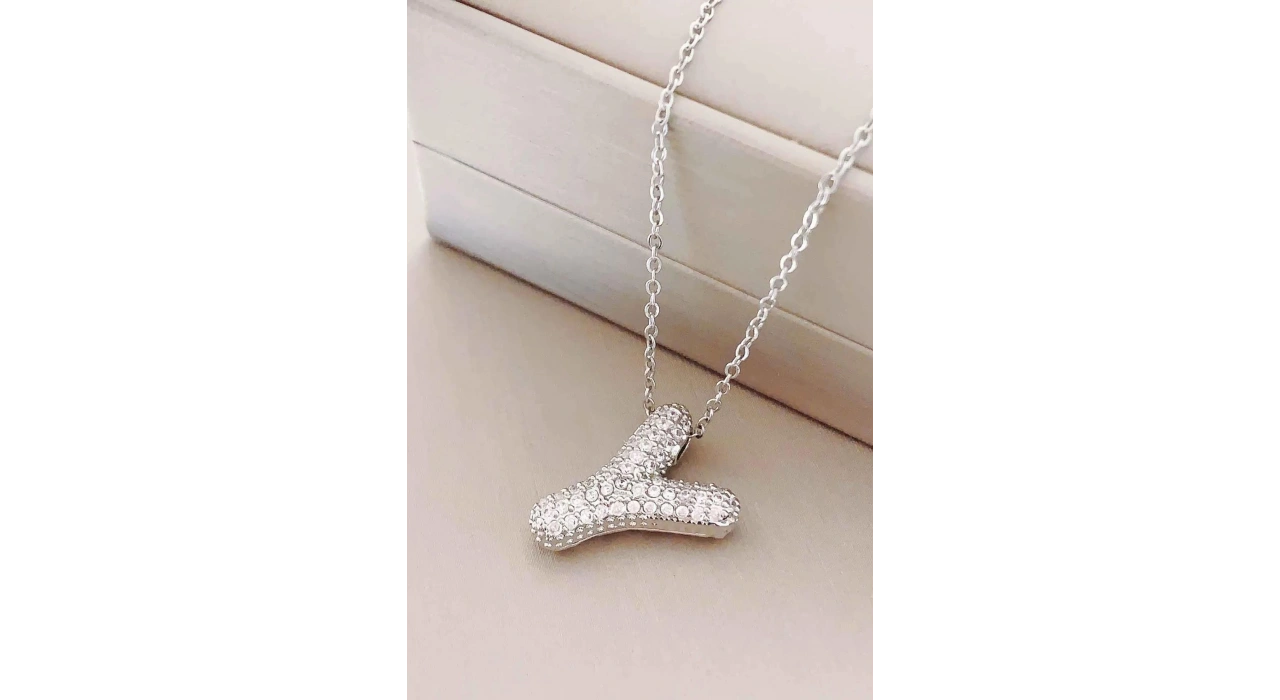 Gümüş Renk Y Harf Taş Detaylı Çelik Kolye