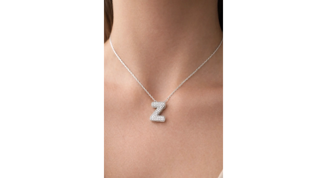 Gümüş Renk Z Harf Taş Detaylı Çelik Kolye