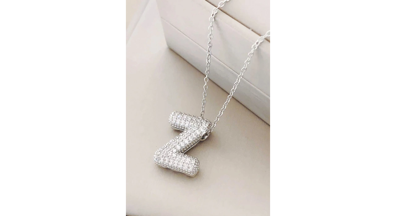 Gümüş Renk Z Harf Taş Detaylı Çelik Kolye