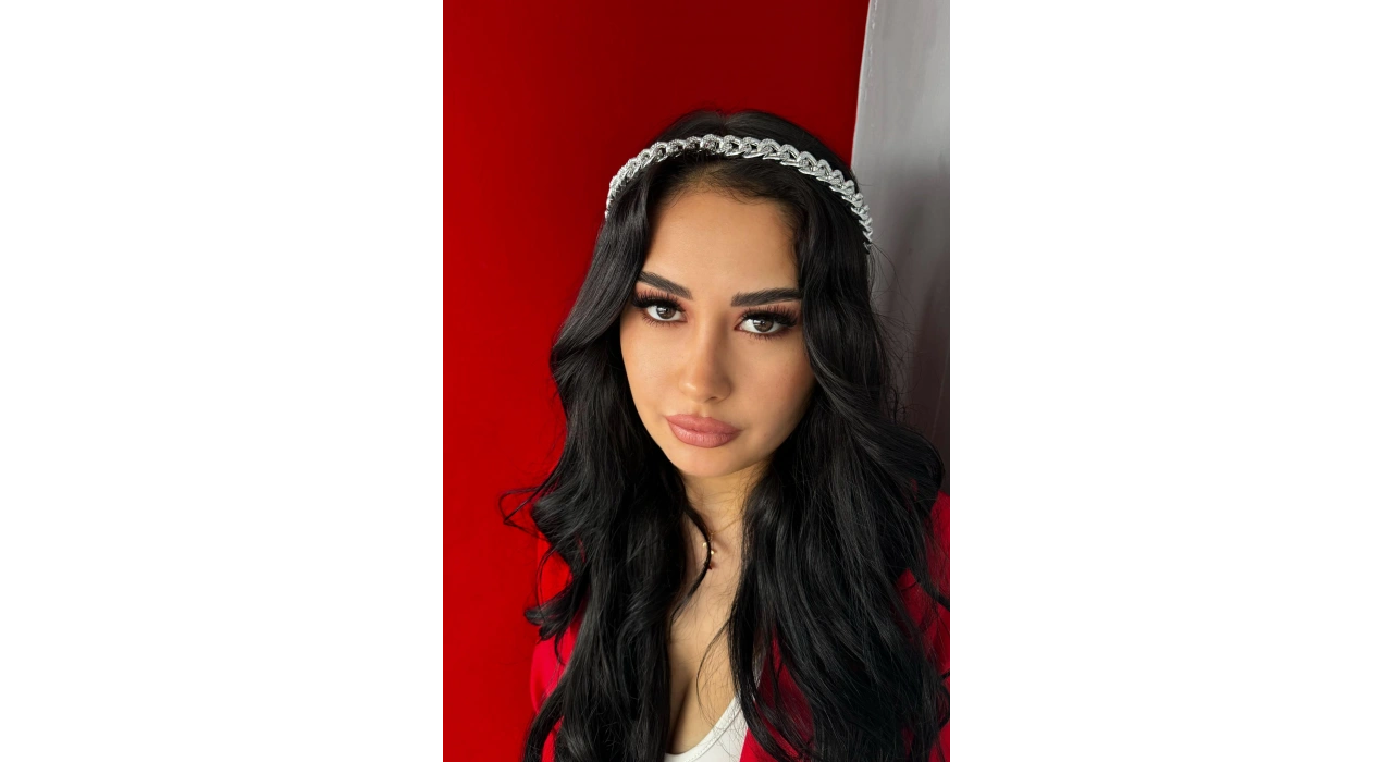 Gümüş Renk Zincir Detaylı Taç