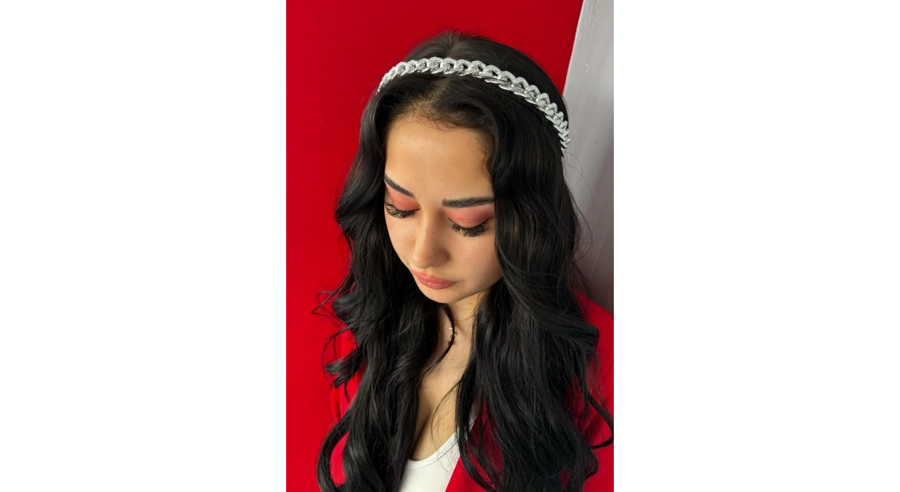 Gümüş Renk Zincir Detaylı Taç