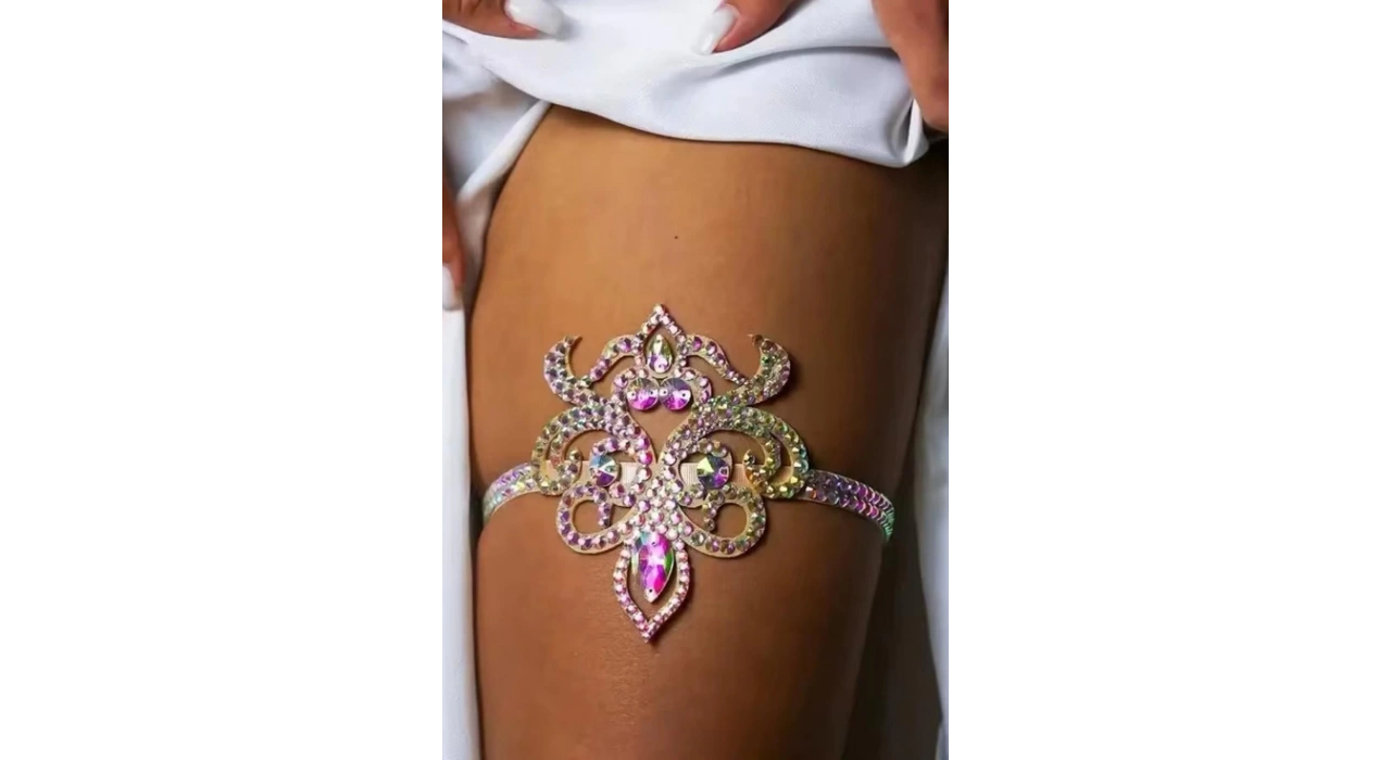 Hologram Taş Detaylı Tasarım Bacak Aksesuar