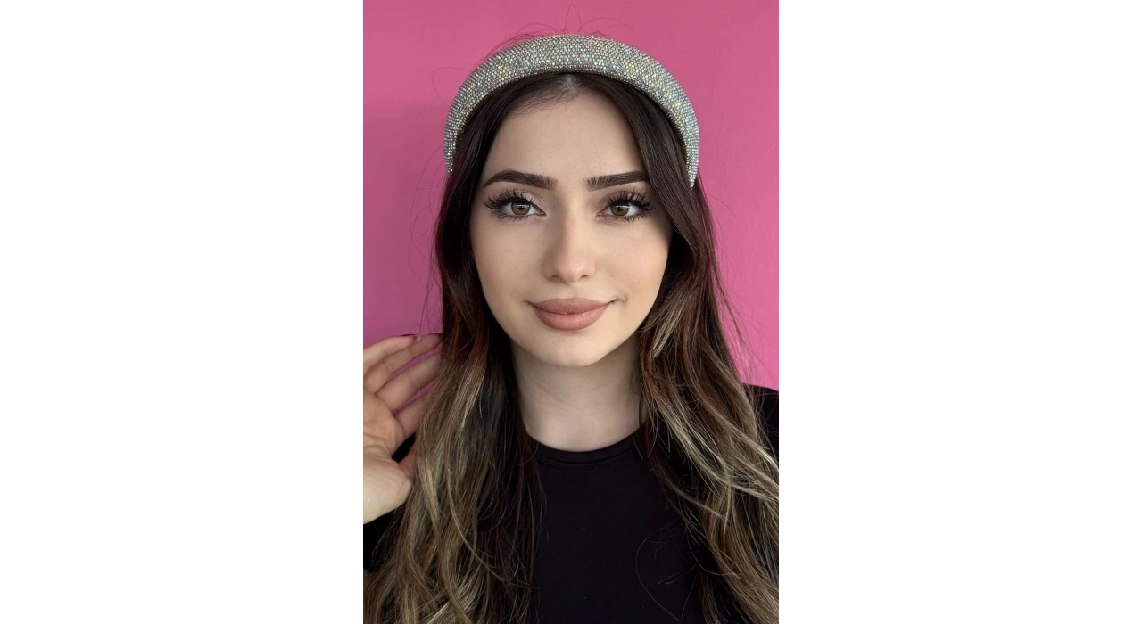 Hologramlı Gümüş Renk Kristal Taş Detaylı Taç