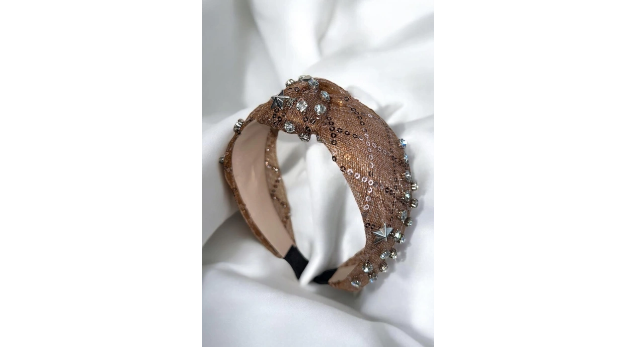 Kahve Renk Taş Ve Yıldız Detaylı Taç