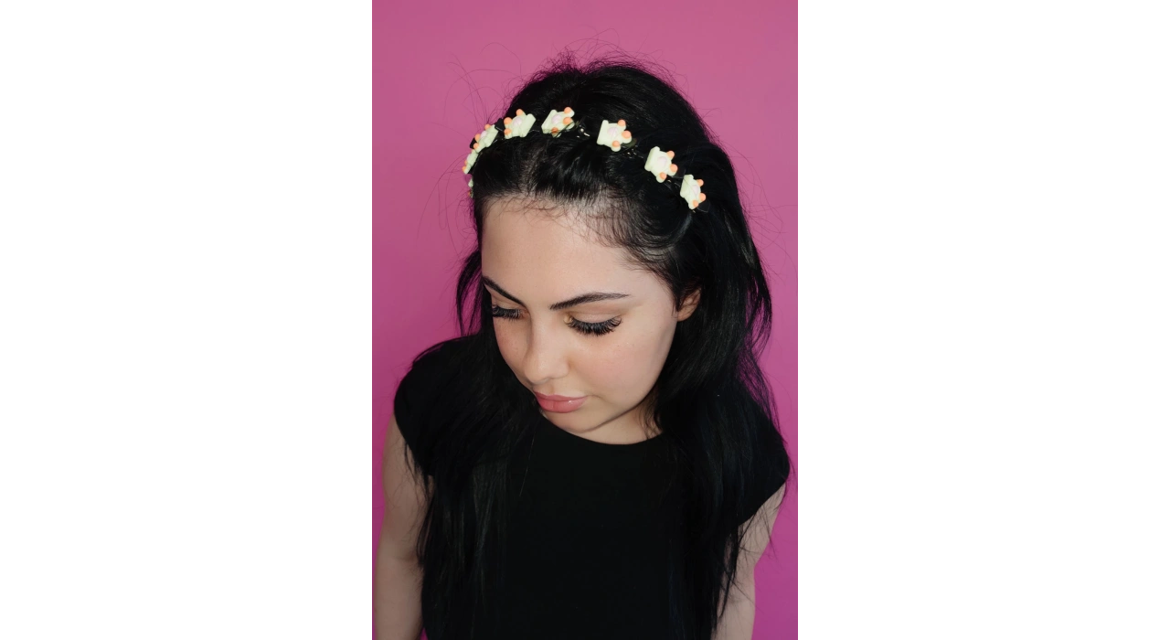 Karışık Renk Karışık Figürlü Kalp Detaylı Saç Bükücü Taç