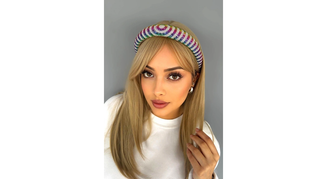 Karışık Renk Kristal Taş Detaylı Taç