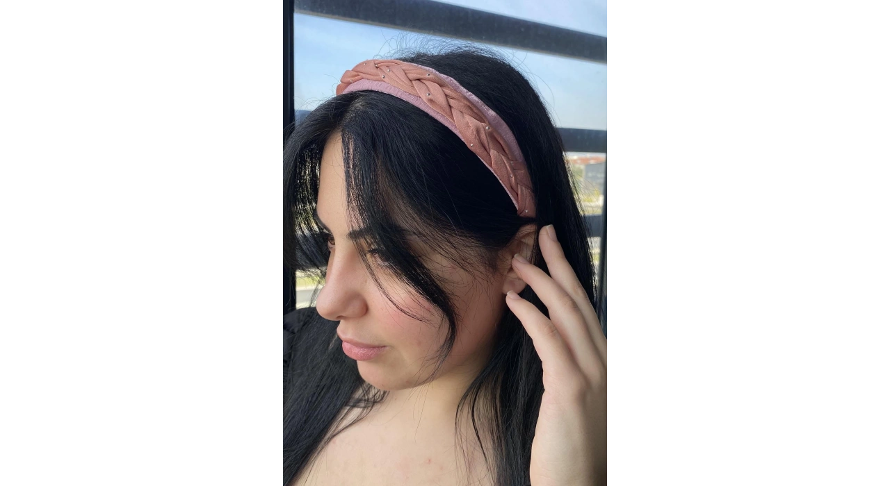 Koyu Pembe Renk Örgü Detaylı Taç