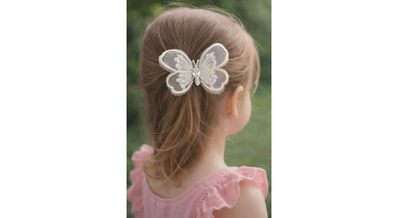 Krem Renk Kelebek Figürlü Yan Toka