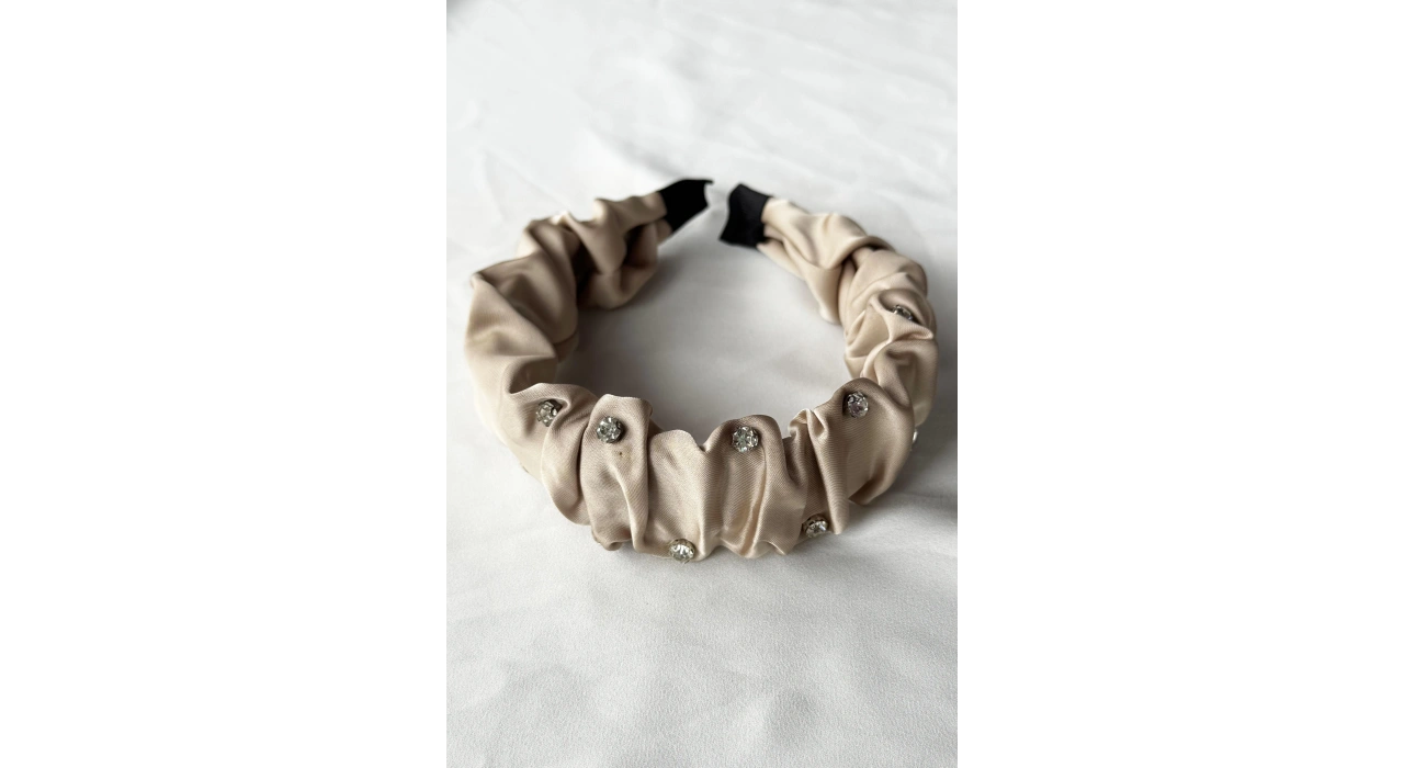 Krem Renk Taş Detaylı Saten Taç