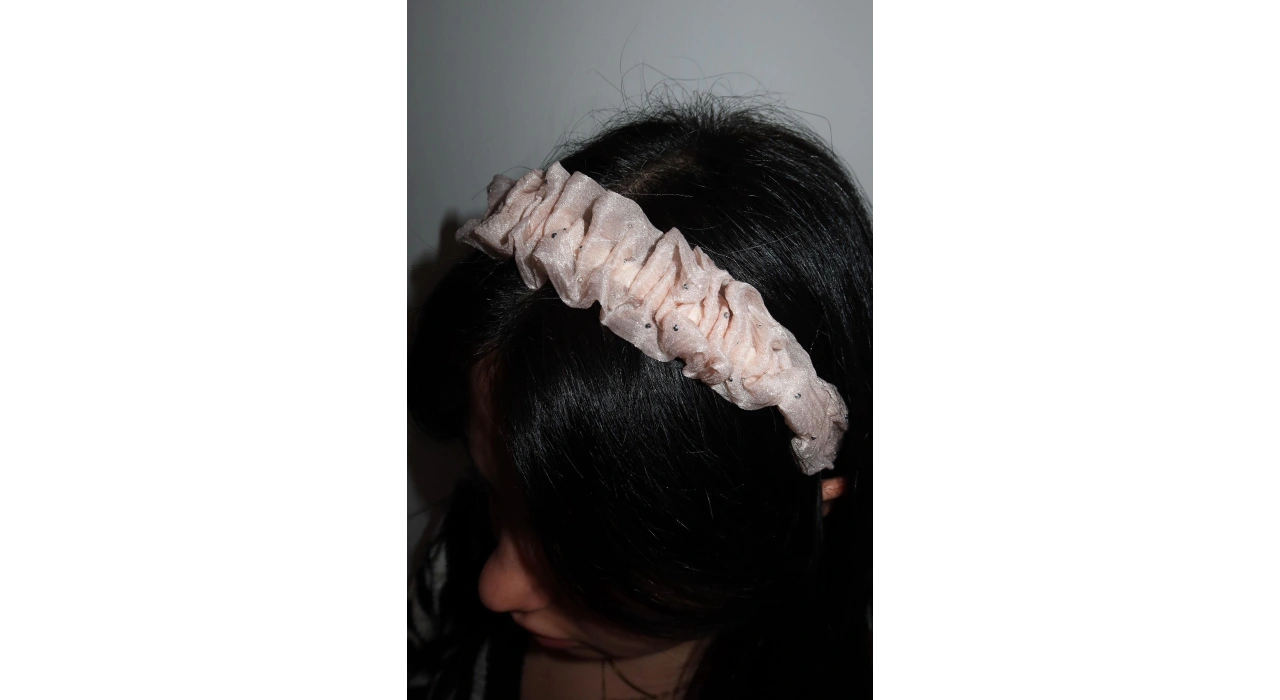 Krem Renk Taş Detaylı Taç