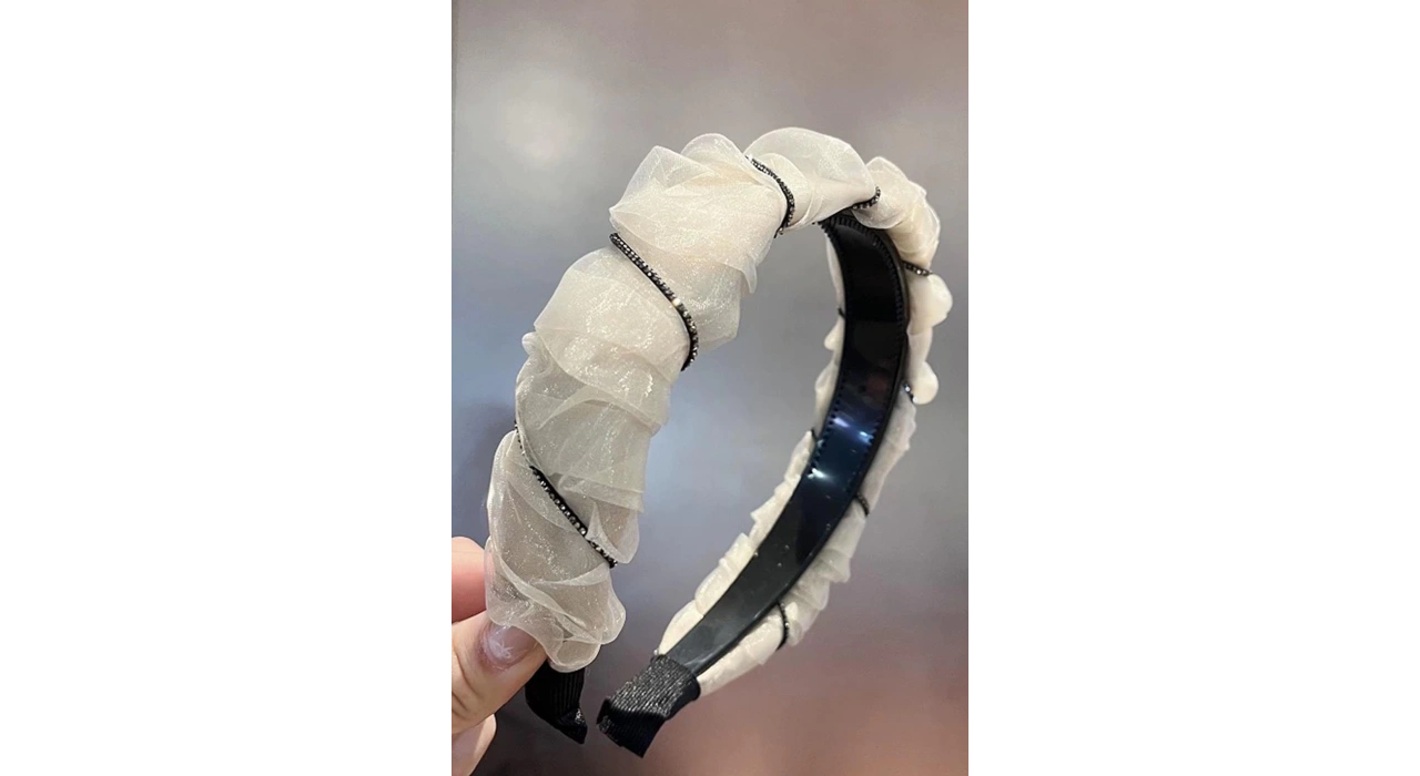 Krem Renk Taş Detaylı Taç