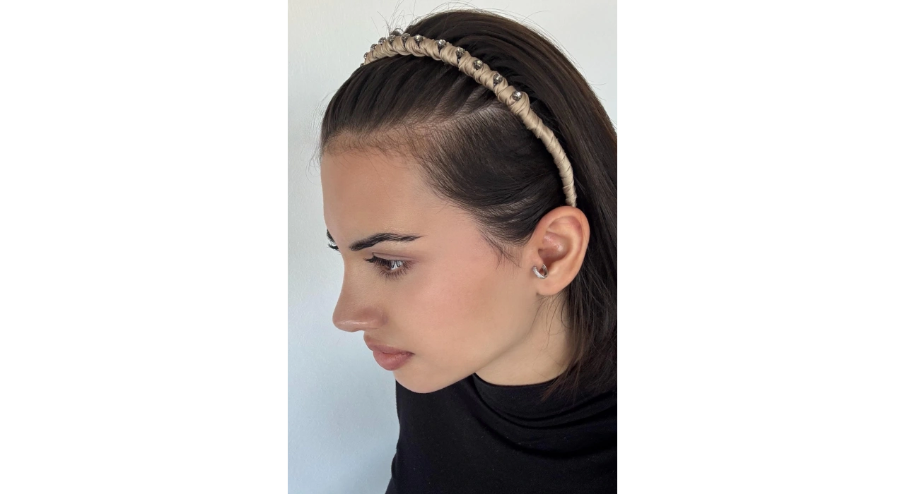 Krem Renk Taş Detaylı Taraklı Taç