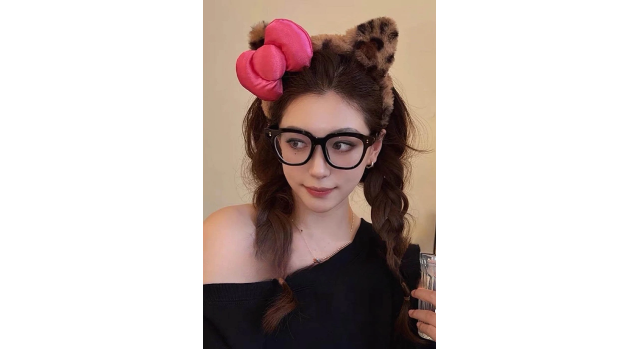 Leopar Desenli Kurdele Figürlü Peluş Taç