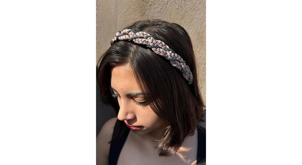 Lila Renk Taş Detaylı Taç