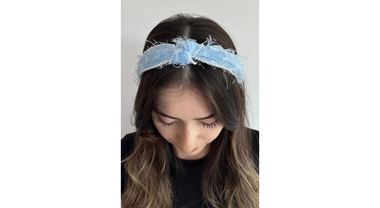 Mavi Renk İnci Detaylı Taç