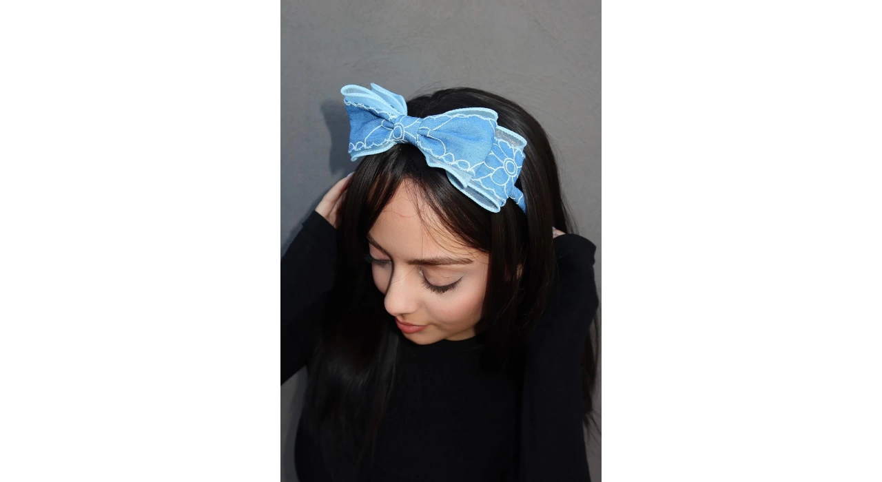 Mavi Renk Kurdele Figürlü Çiçek Desenli Taç