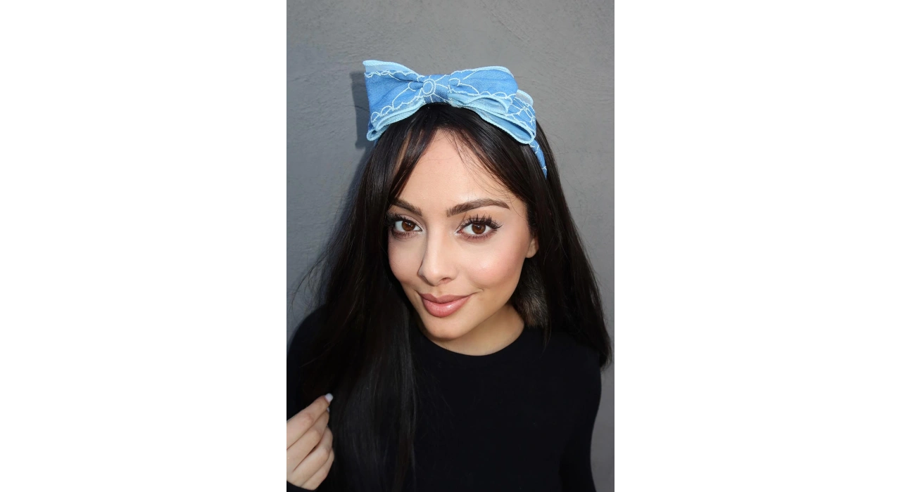 Mavi Renk Kurdele Figürlü Çiçek Desenli Taç