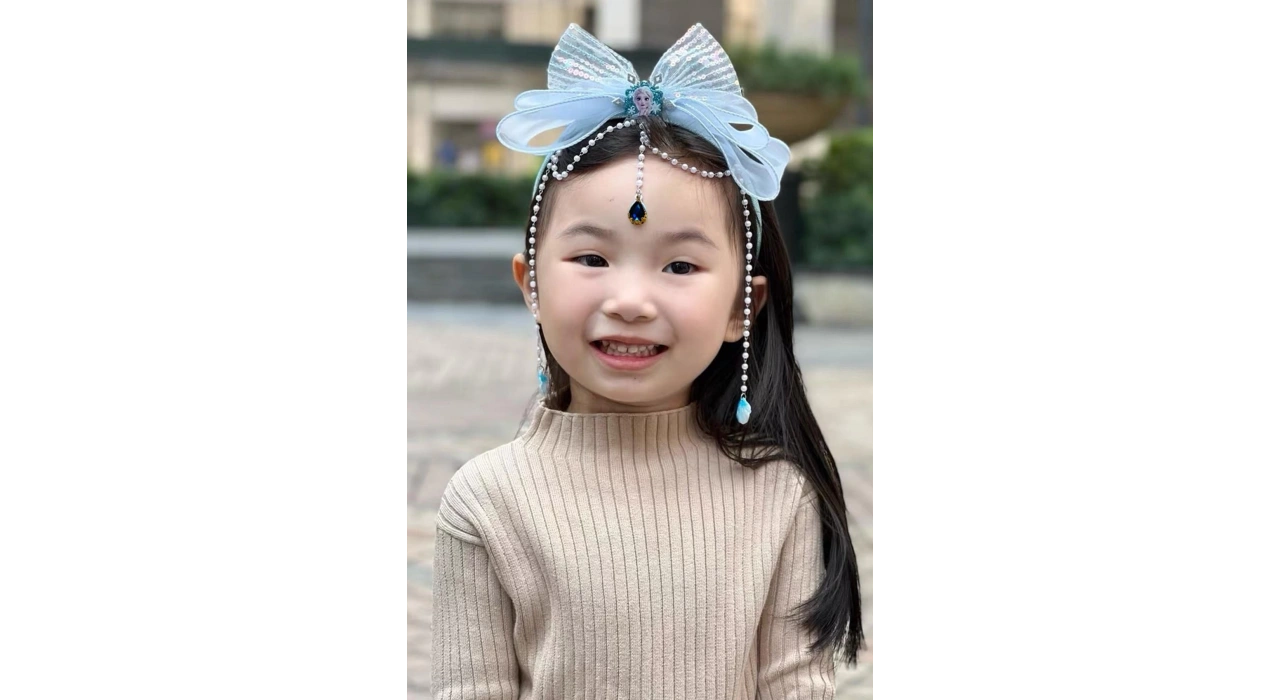 Mavi Renk Kurdele Figürlü İnci Detaylı Çocuk Taç