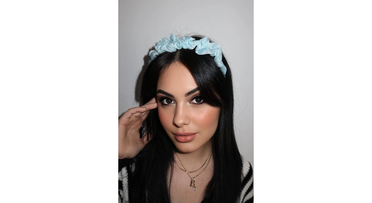 Mavi Renk Taş Detaylı Taç