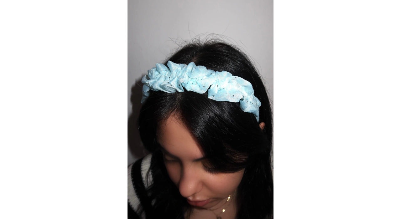 Mavi Renk Taş Detaylı Taç