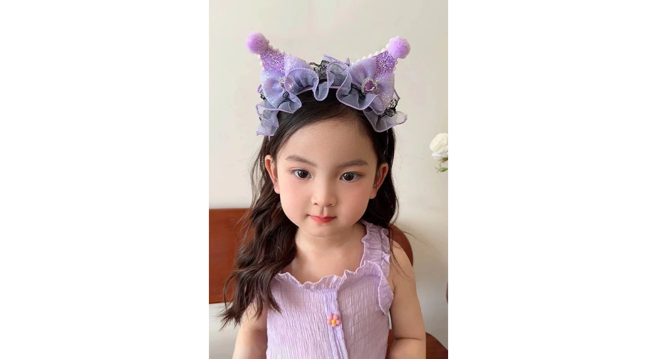 Mor Renk Kulak Detaylı Tüllü Çocuk Taç