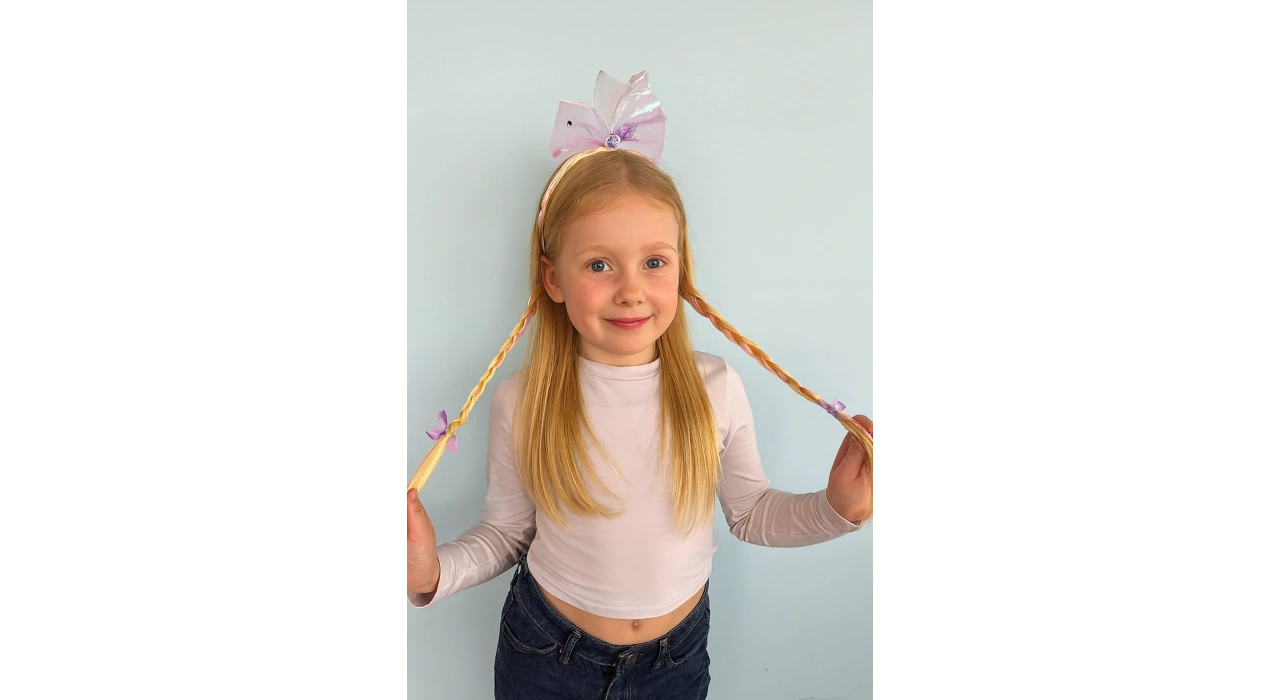 Mor Renk Kuyruk Figürlü Örgülü Çocuk Taç