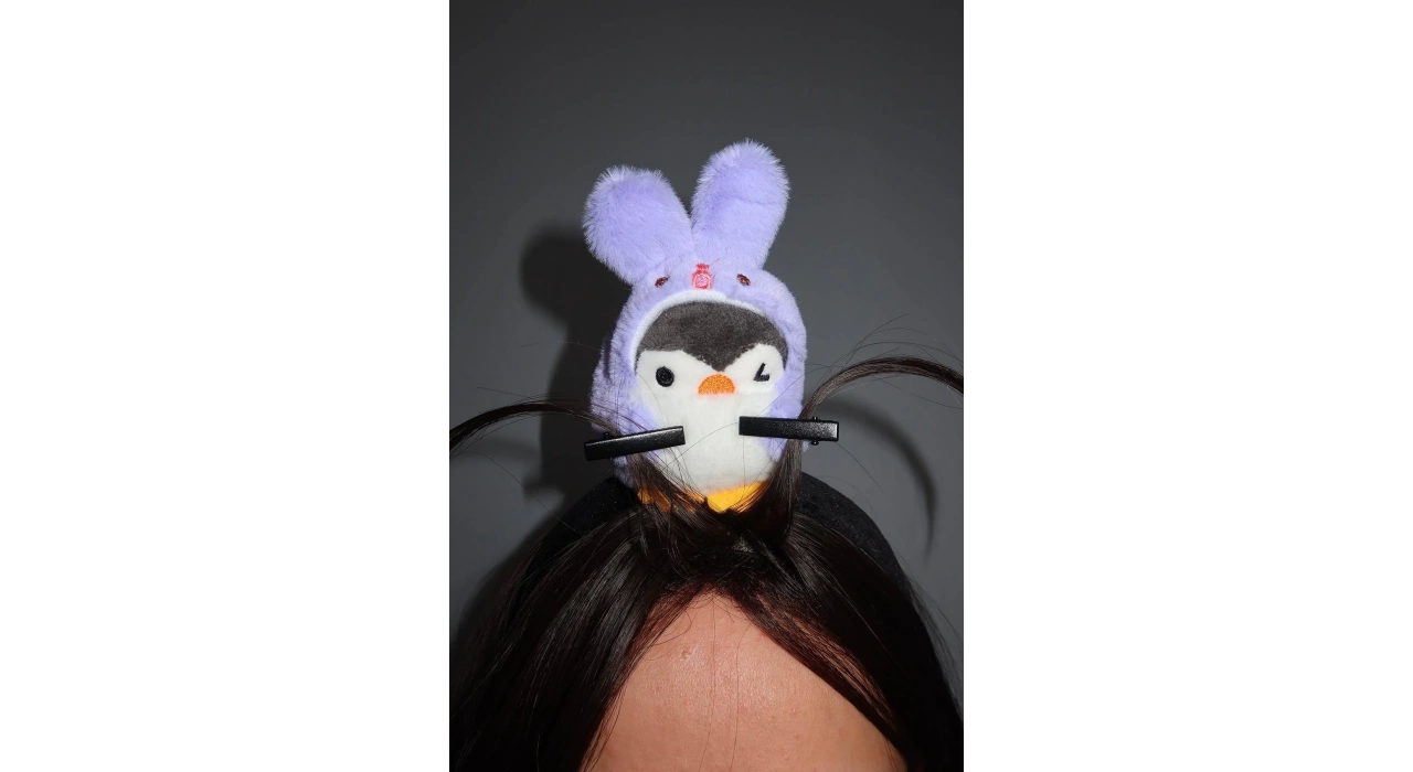 Mor Renk Penguen Figürlü Perçem Tokası Detaylı Taç