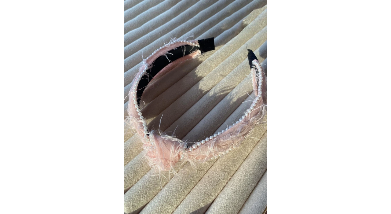 Pembe Renk İnci Detaylı Taç