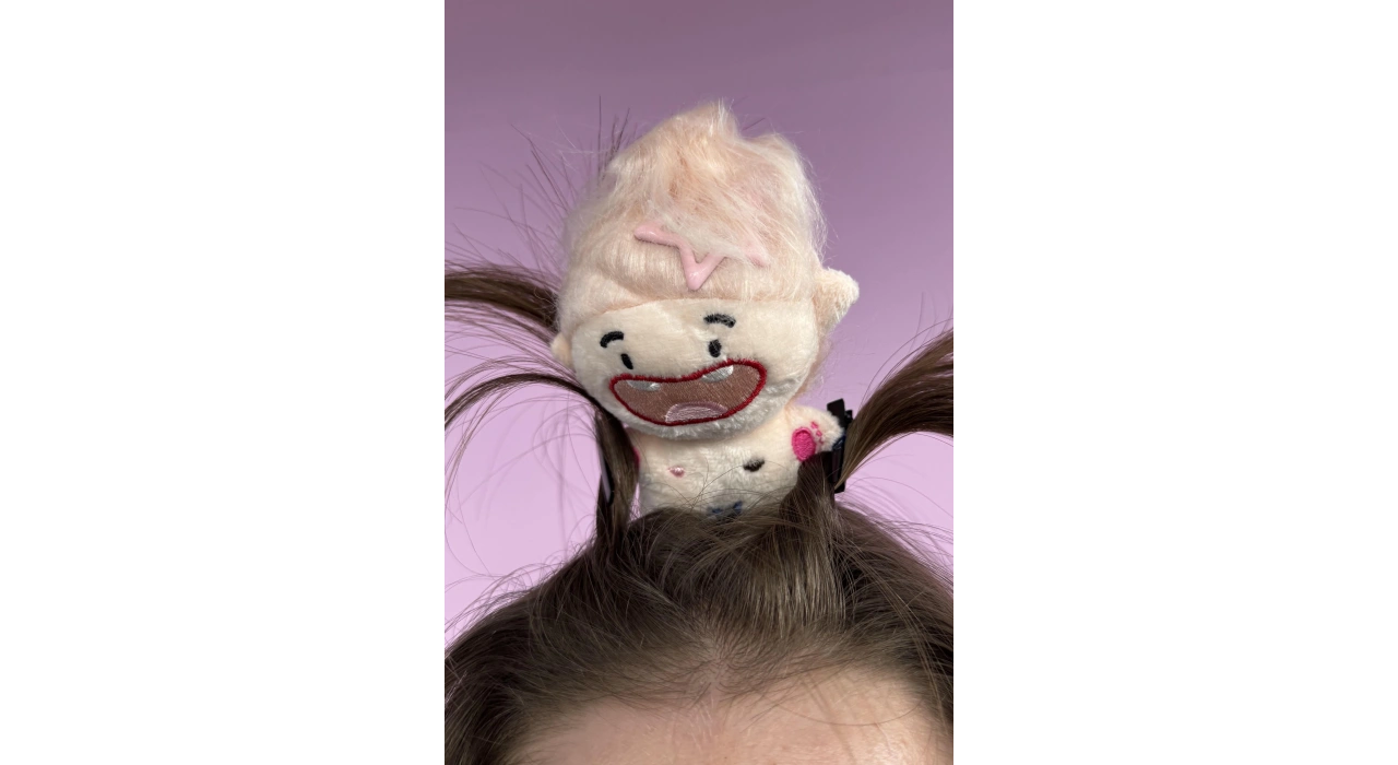 Pembe Renk Kız Figürlü Perçem Tokası Detaylı Taç