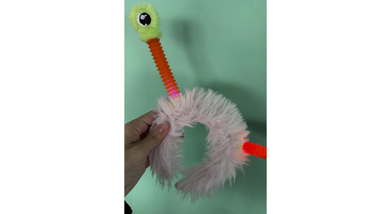 Pembe Renk Kulakları Oynayan Işıklı Peluş Taç