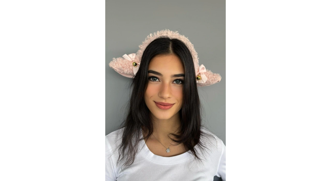 Pembe Renk Peluş Zil Detaylı Kuzu Kulağı Taç
