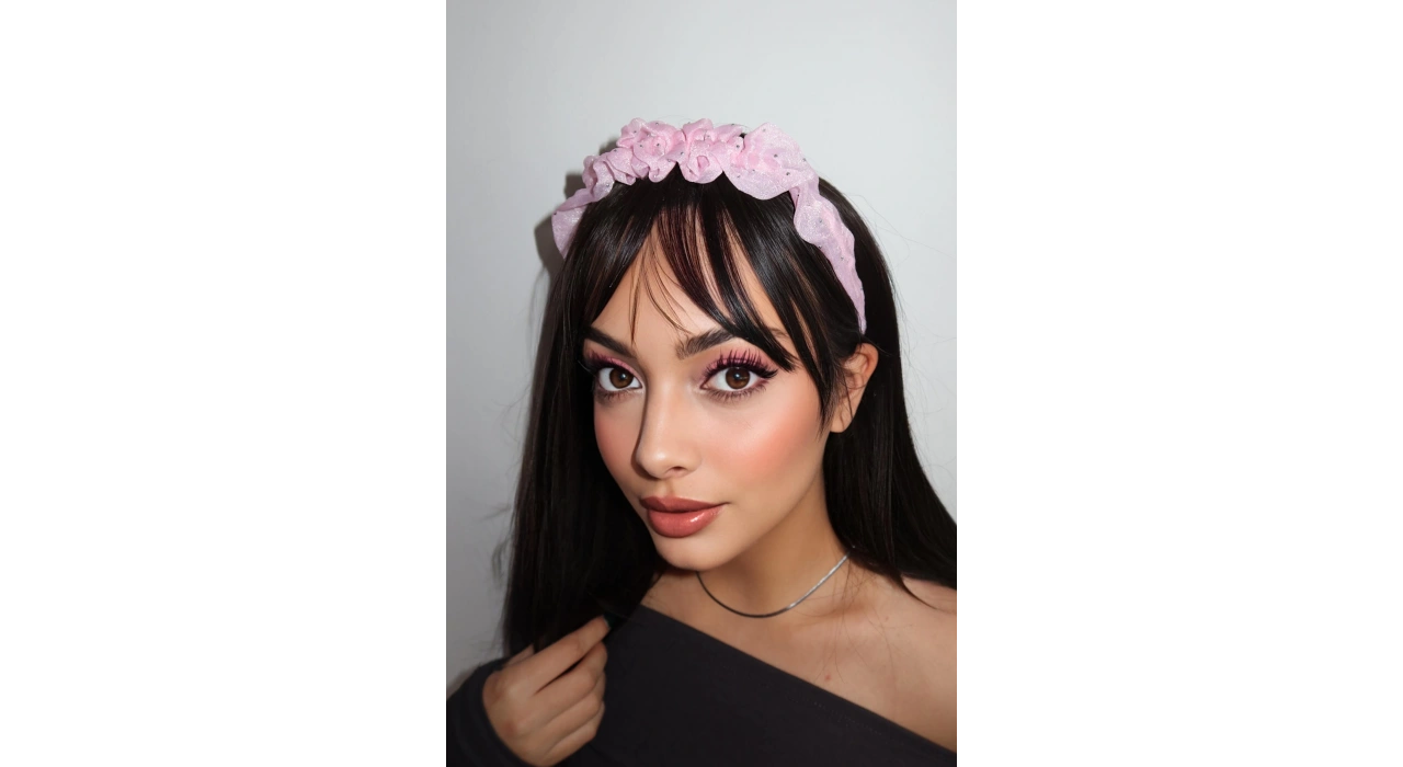 Pembe Renk Taş Detaylı Taç