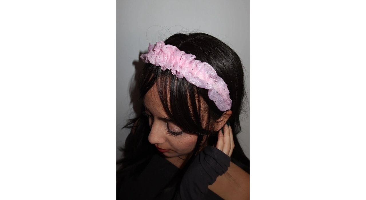 Pembe Renk Taş Detaylı Taç