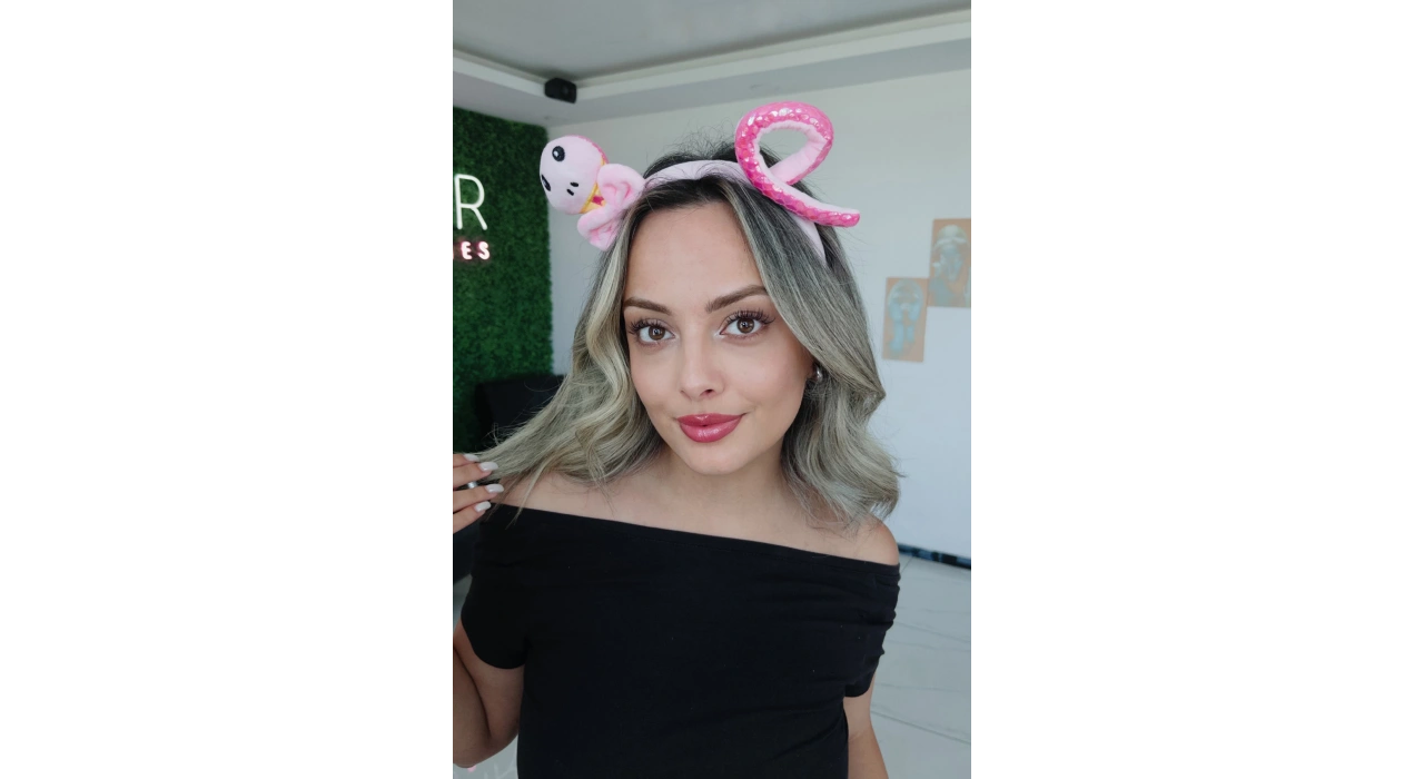 Pembe Renk Yılan Figürlü Taç