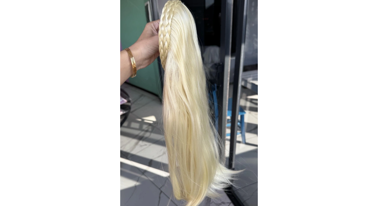 Platin Sarı Renk Örgü Detaylı Taçlı Peruk