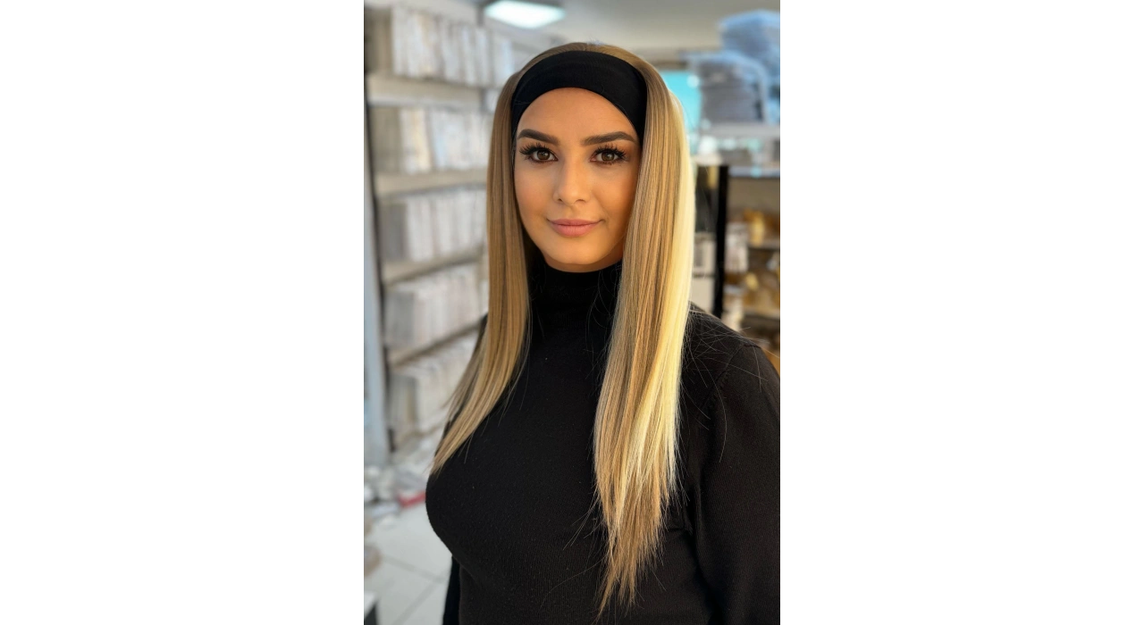 Saç Bandı Detaylı Sarı Ve Kahverengi Peruk