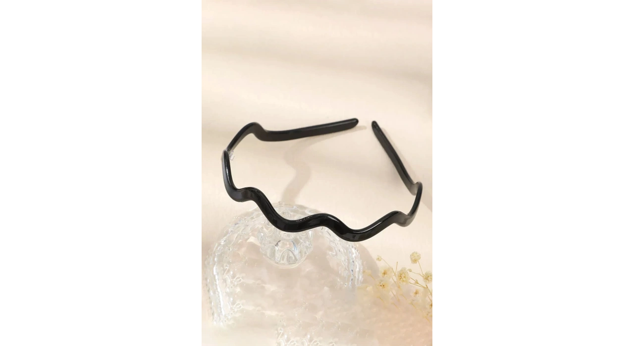 Siyah Kıvrımlı Taç