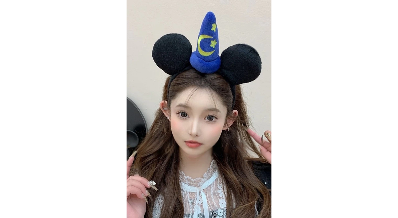 Siyah Renk Ay Ve Yıldız Figürlü Kulak Detaylı Taç