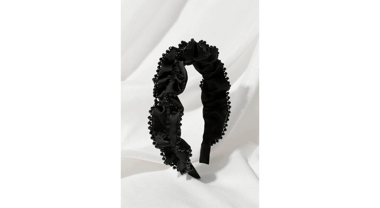 Siyah Renk Boncuk Detaylı Taç